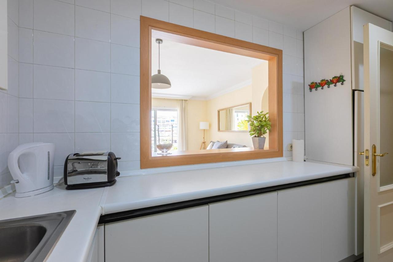 Puerto Banus, Marina Banus, 2br, 2bth, Pool, Parking, Marbella, 2h Apartment *